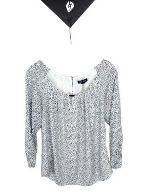 White House Black Market Women's Round Neck Long Sleeve Lining Dressy Top S/M